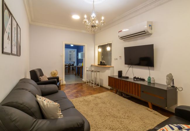 Apartamento em Rio de Janeiro - 2 minutos da praia de copacabana | A306