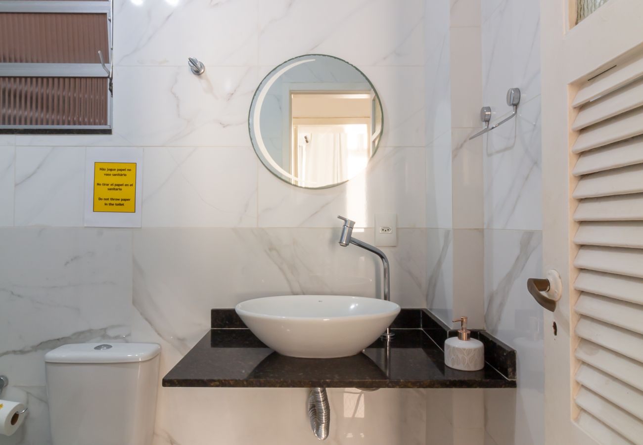Apartamento em Rio de Janeiro - Apartamento em Copacabana a 4 minutos da praia | SF704 