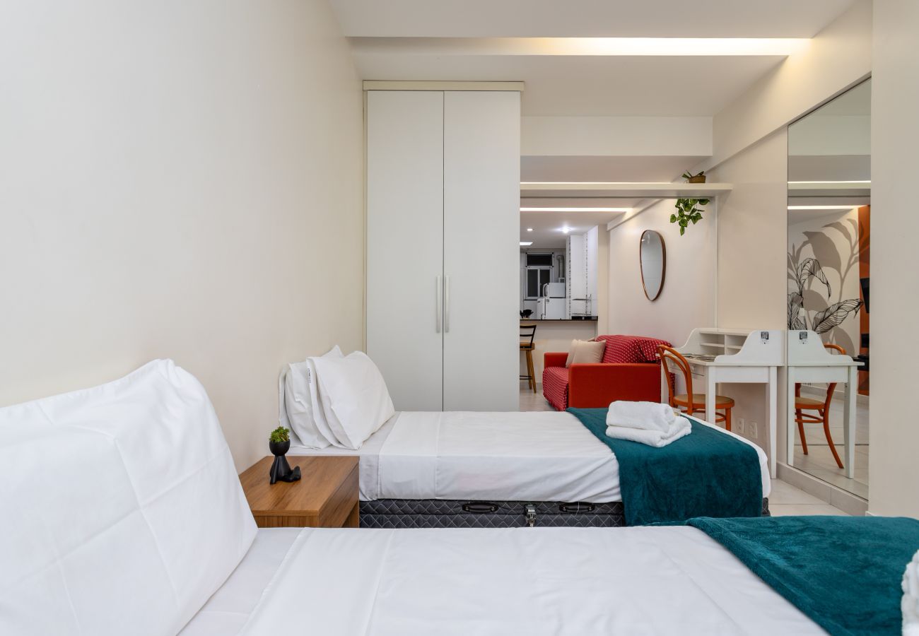 Apartamento em Rio de Janeiro - 3 minutos da praia de Copacabana | DF219