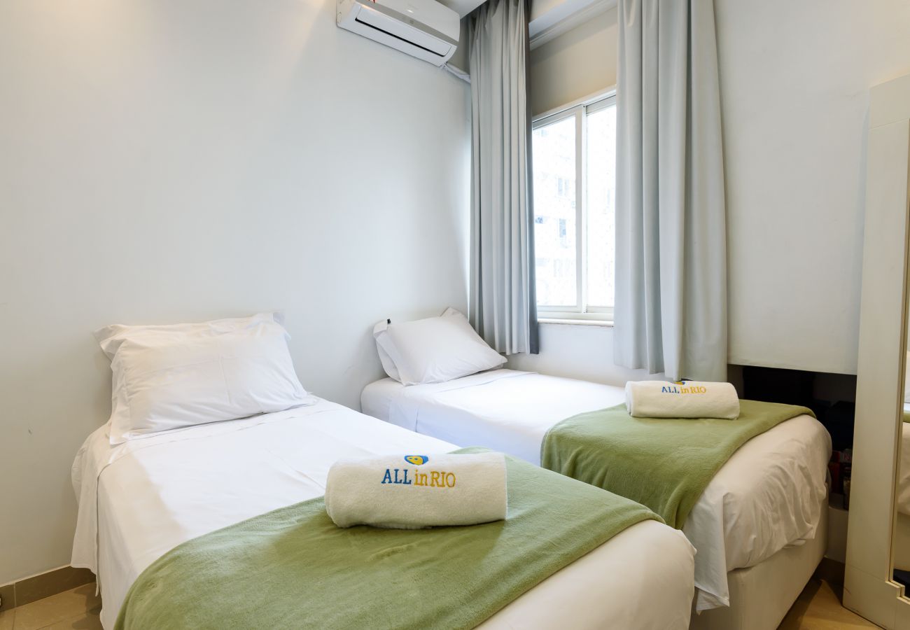 Apartamento em Rio de Janeiro - Estilo em Ipanema | Boa localização | VP305 