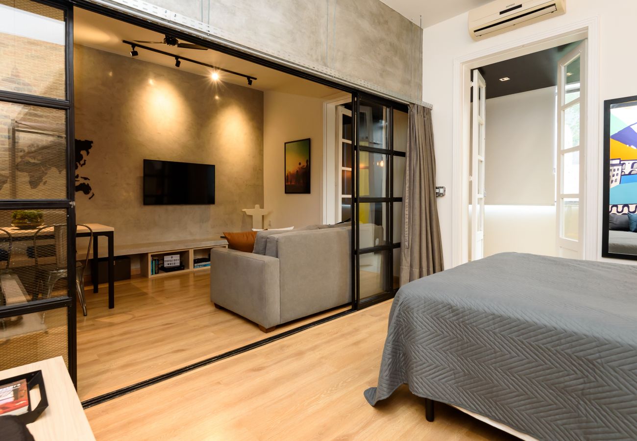 Apartamento em Rio de Janeiro - 5 minutos da praia de Copacabana | NSC902