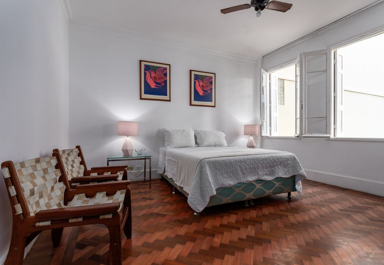 Apartamento em Rio de Janeiro - Vista para o mar, 50 metros da praia | BI701