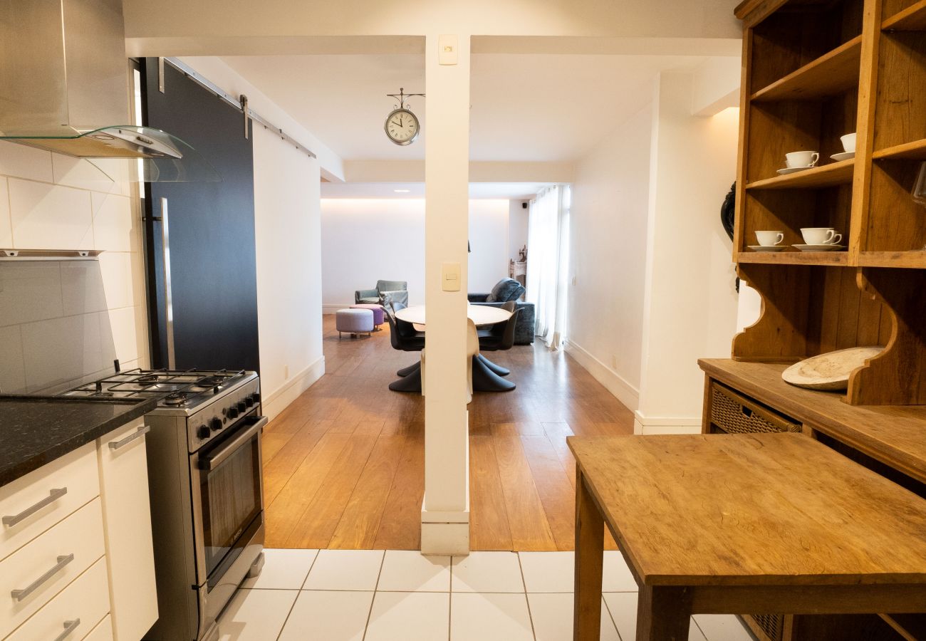 Apartamento em Rio de Janeiro - 15 minutos da praia de Leblon | VA202