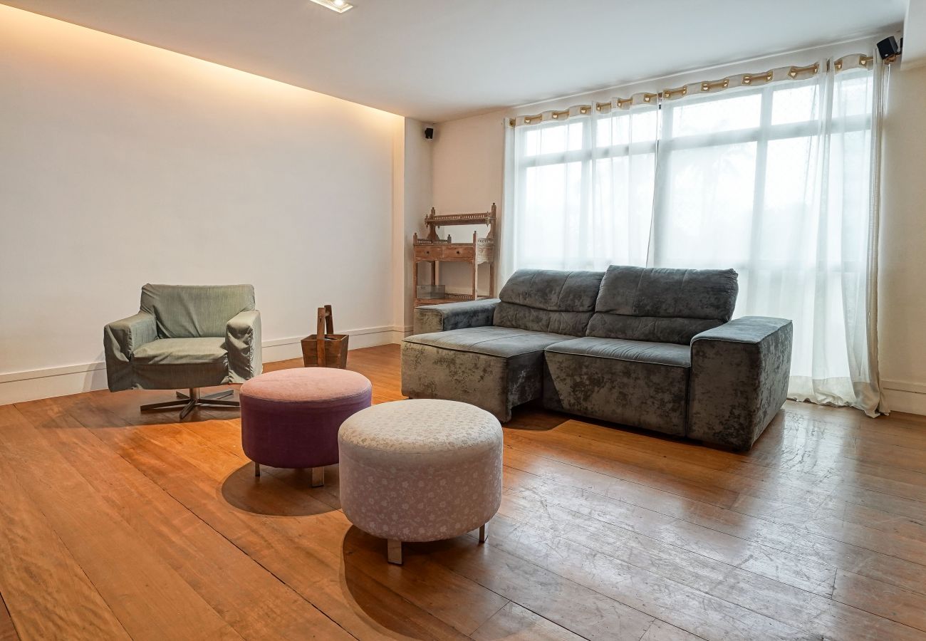 Apartamento em Rio de Janeiro - 15 minutos da praia de Leblon | VA202