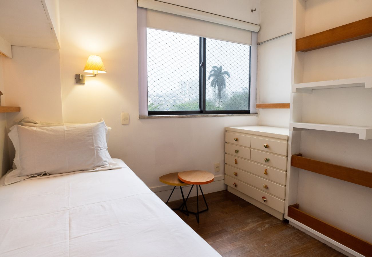 Apartamento em Rio de Janeiro - 15 minutos da praia de Leblon | VA202