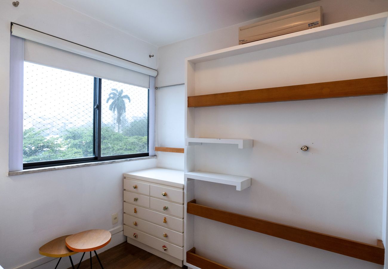 Apartamento em Rio de Janeiro - 15 minutos da praia de Leblon | VA202