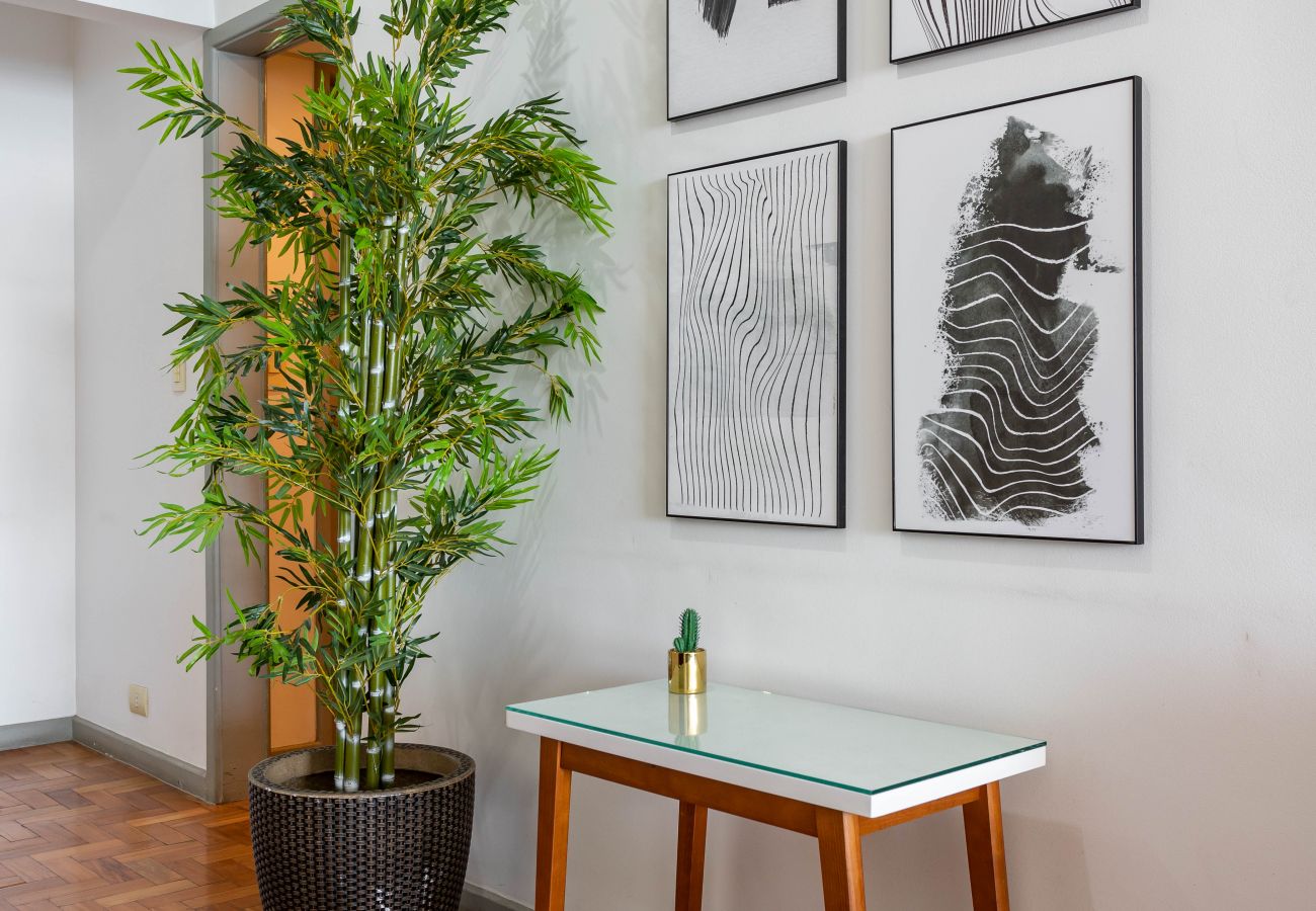 Apartamento em Rio de Janeiro - Vista para a praia de Copacabana | A1103