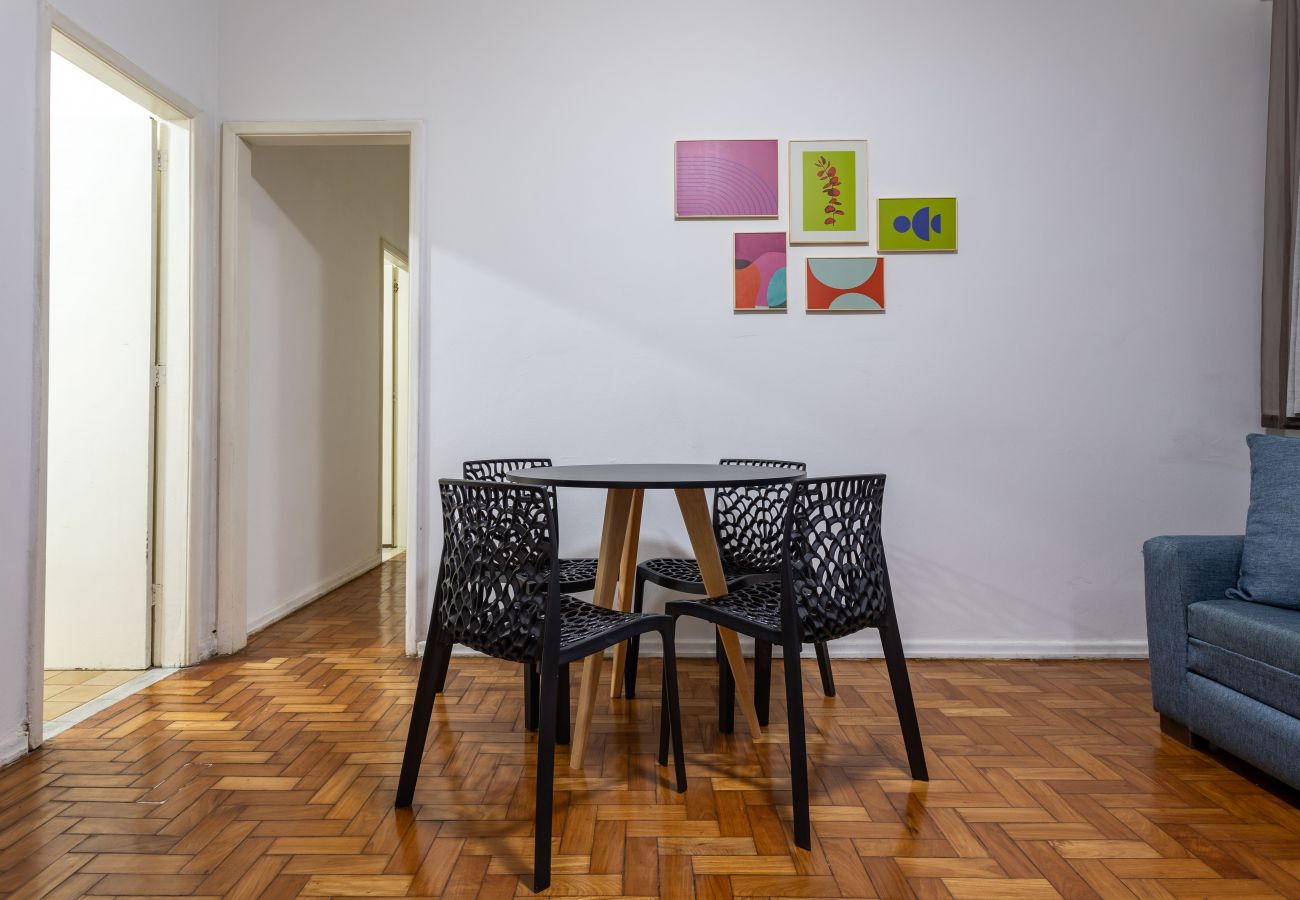 Apartamento em Rio de Janeiro - 6 minutos da Praia de Copacabana | EL108