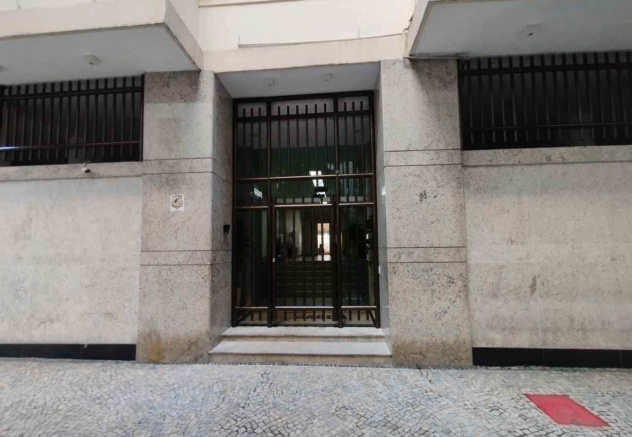 Apartamento em Rio de Janeiro - 6 minutos da Praia de Copacabana | EL108