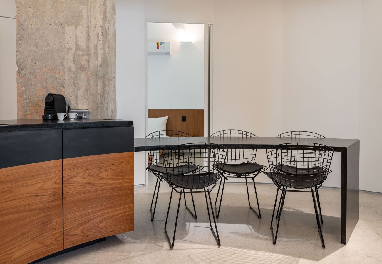 Apartamento em Rio de Janeiro - Maravilhoso em Copacabana | 2 quartos | NSC501B 