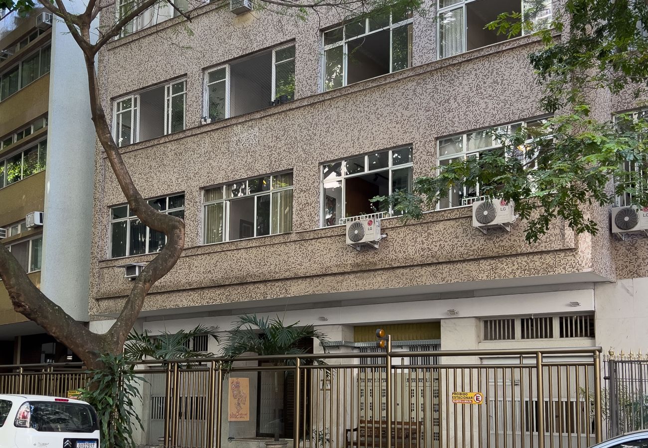 Apartamento em Rio de Janeiro - Magnífico em Copacabana |Ótimos quartos| RP1003 