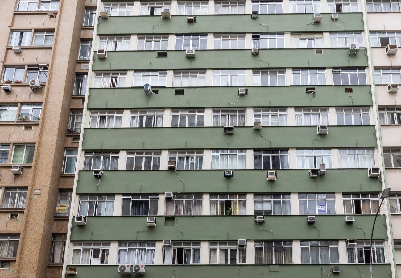 Apartamento em Rio de Janeiro - Aconchego em Copa | Decoração clássica | BR911 