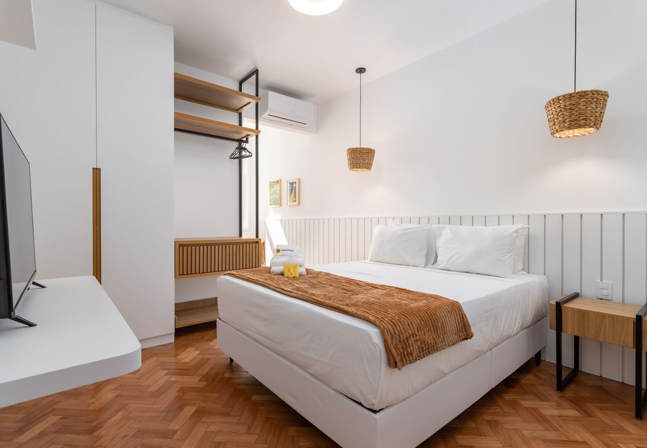 Apartamento em Rio de Janeiro - 5 minutos da praia e vista para o Cristo | BR904
