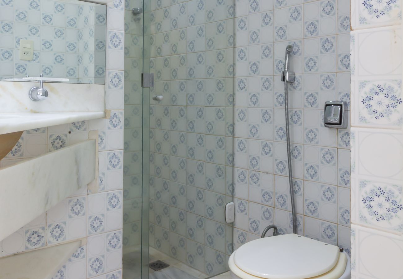 Apartamento em Rio de Janeiro - Próximo do metrô e 10 minutos da praia | MFB302