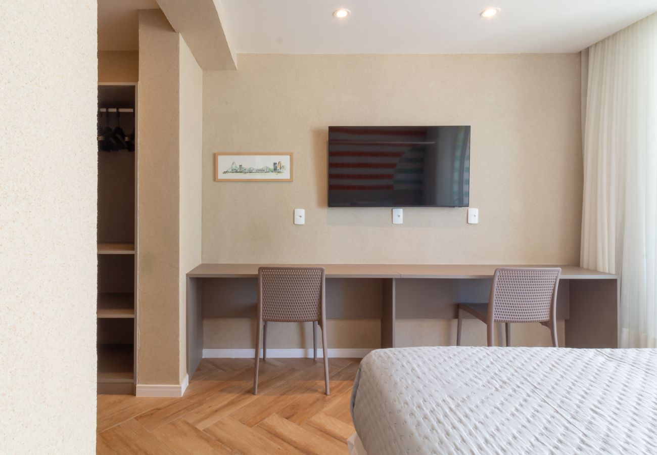 Apartamento em Rio de Janeiro - Vista para o Mar e Varanda com Banheira  | Q21