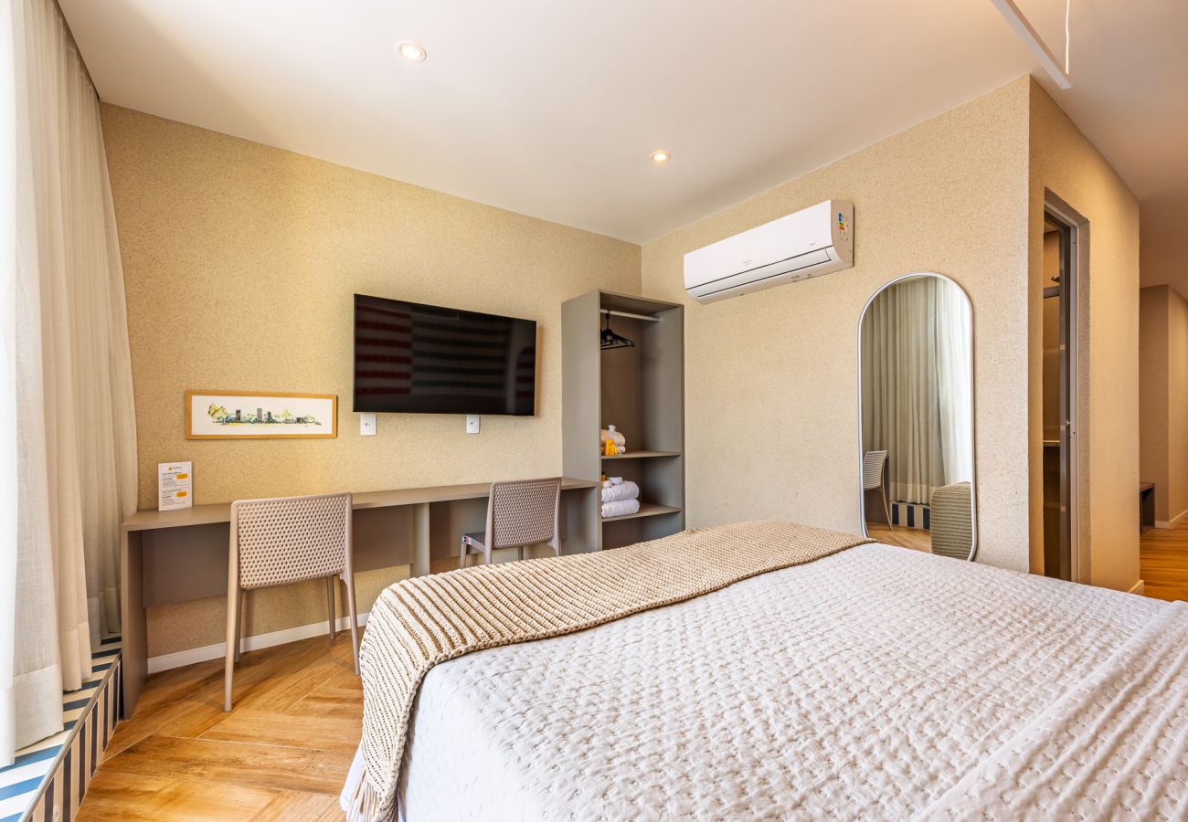 Apartamento em Rio de Janeiro - Vista para o Mar e Varanda com Banheira  | Q4