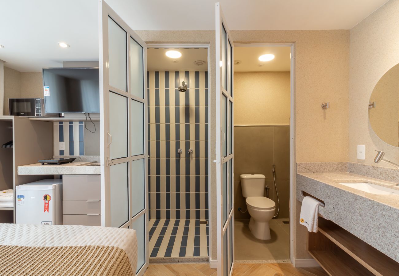 Apartamento em Rio de Janeiro - Refúgio a Poucos Passos de Praia de Copacabana | Q8