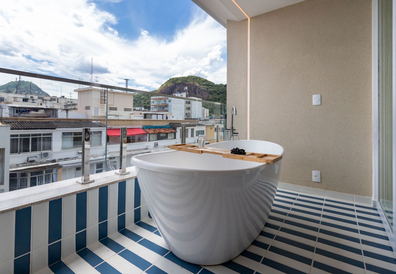 Apartamento em Rio de Janeiro - Vista para o Mar e Varanda com Banheira | Q5