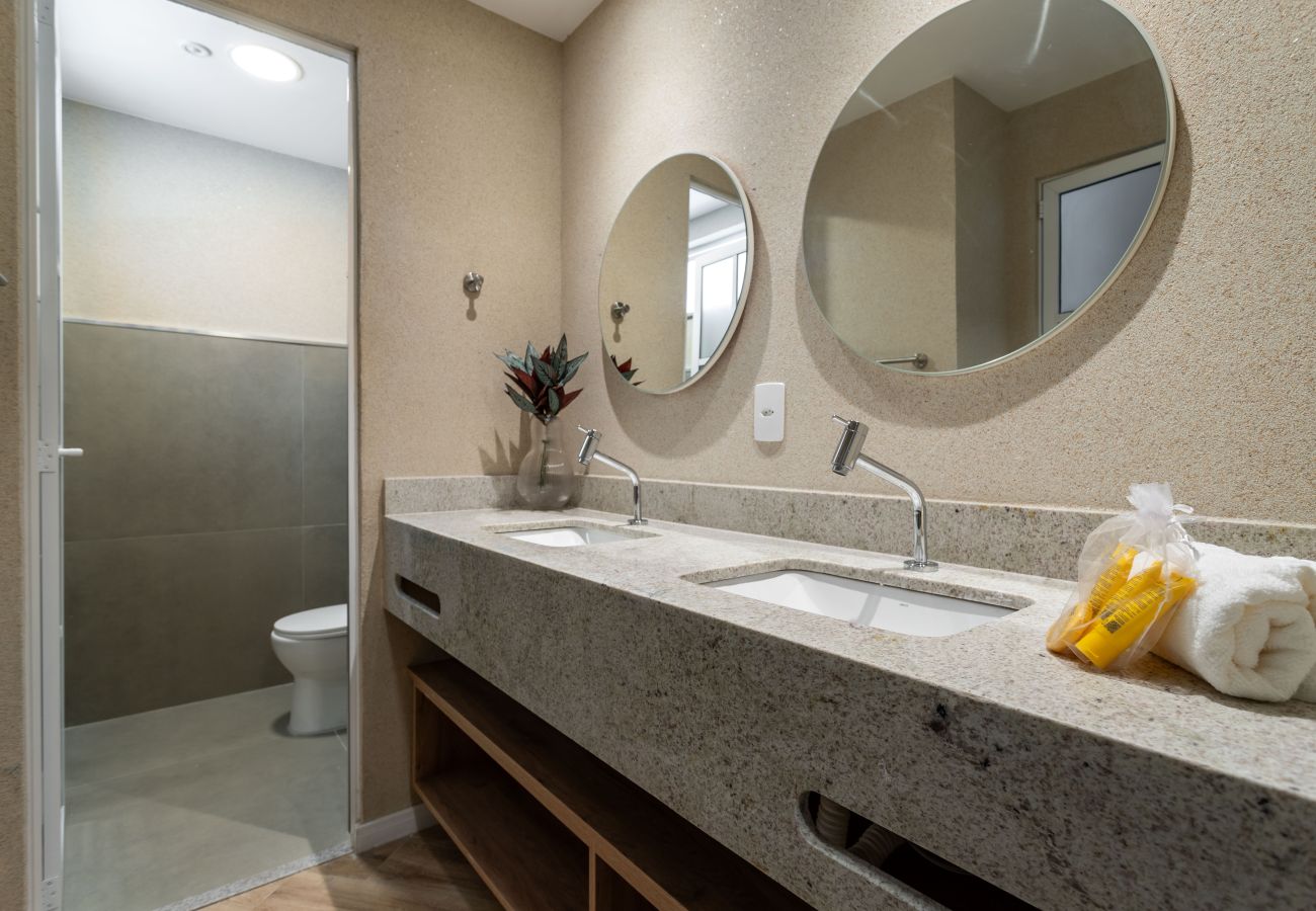 Apartamento em Rio de Janeiro - Vista para o Mar e Varanda com Banheira | Q5