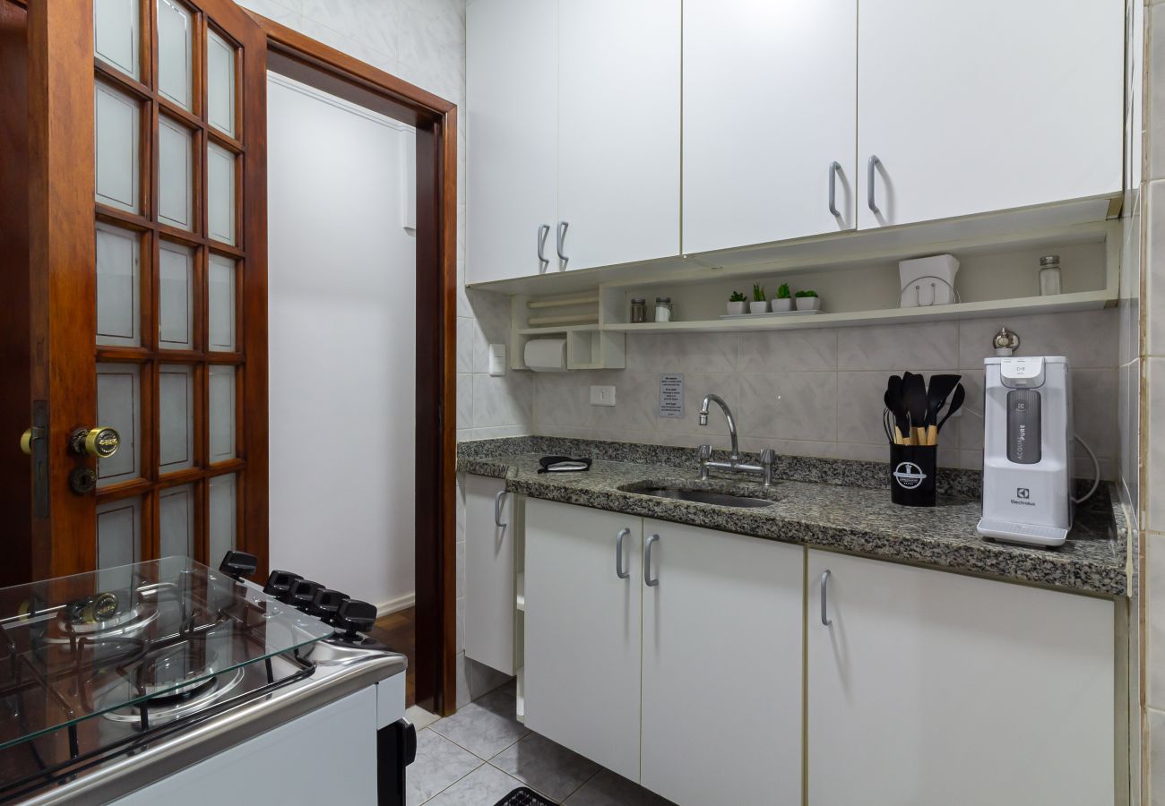 Apartamento em Rio de Janeiro - Conforto em Copacabana a 9 minutos da praia | CJ202 