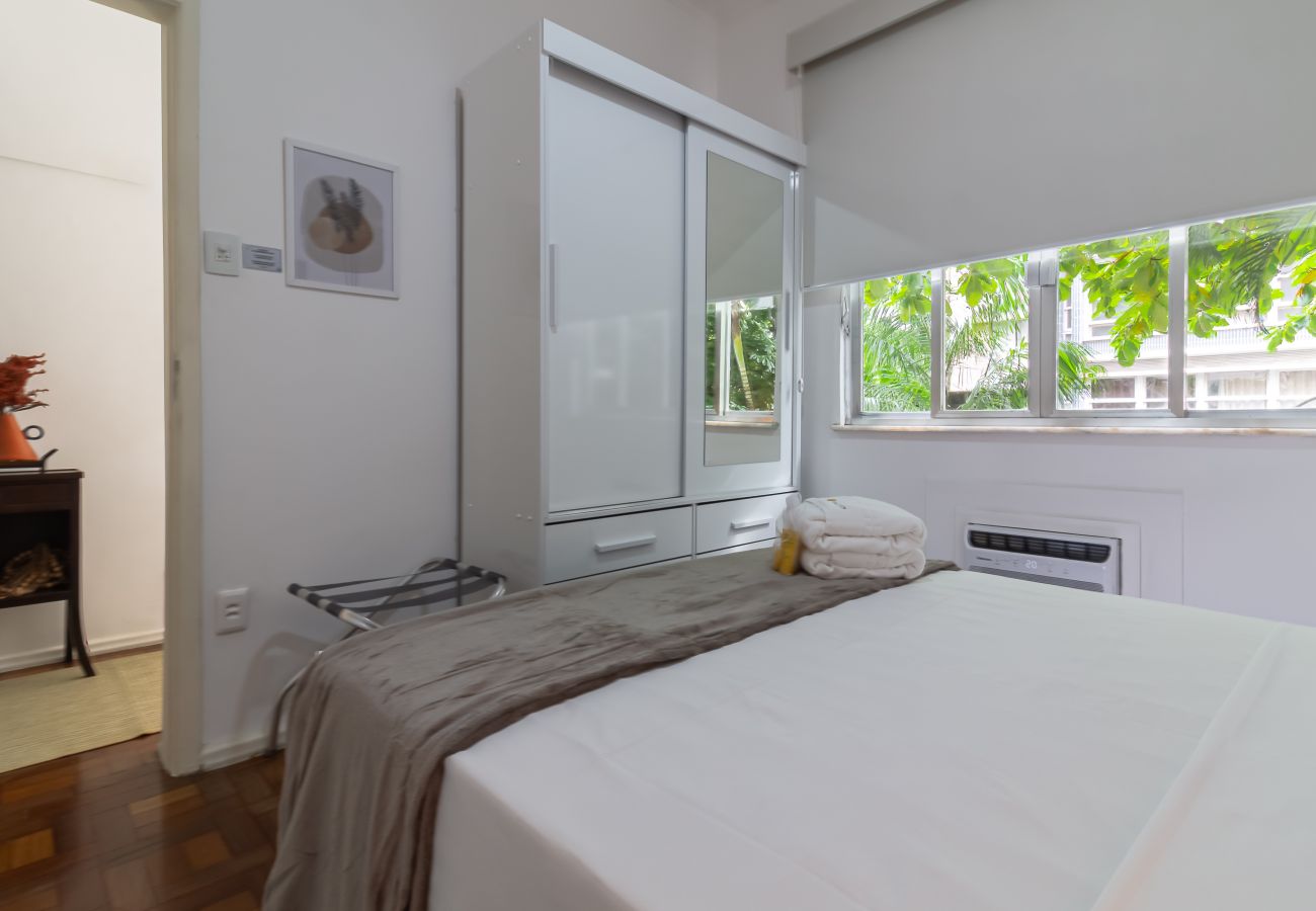 Apartamento em Rio de Janeiro - Conforto em Copacabana a 9 minutos da praia | CJ202 