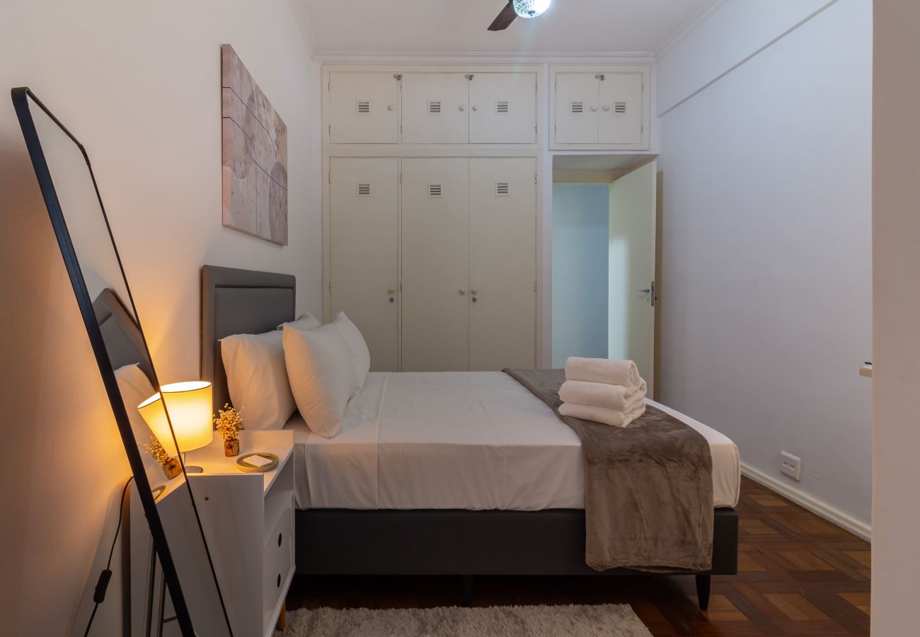 Apartamento em Rio de Janeiro - Conforto em Copacabana a 9 minutos da praia | CJ202 