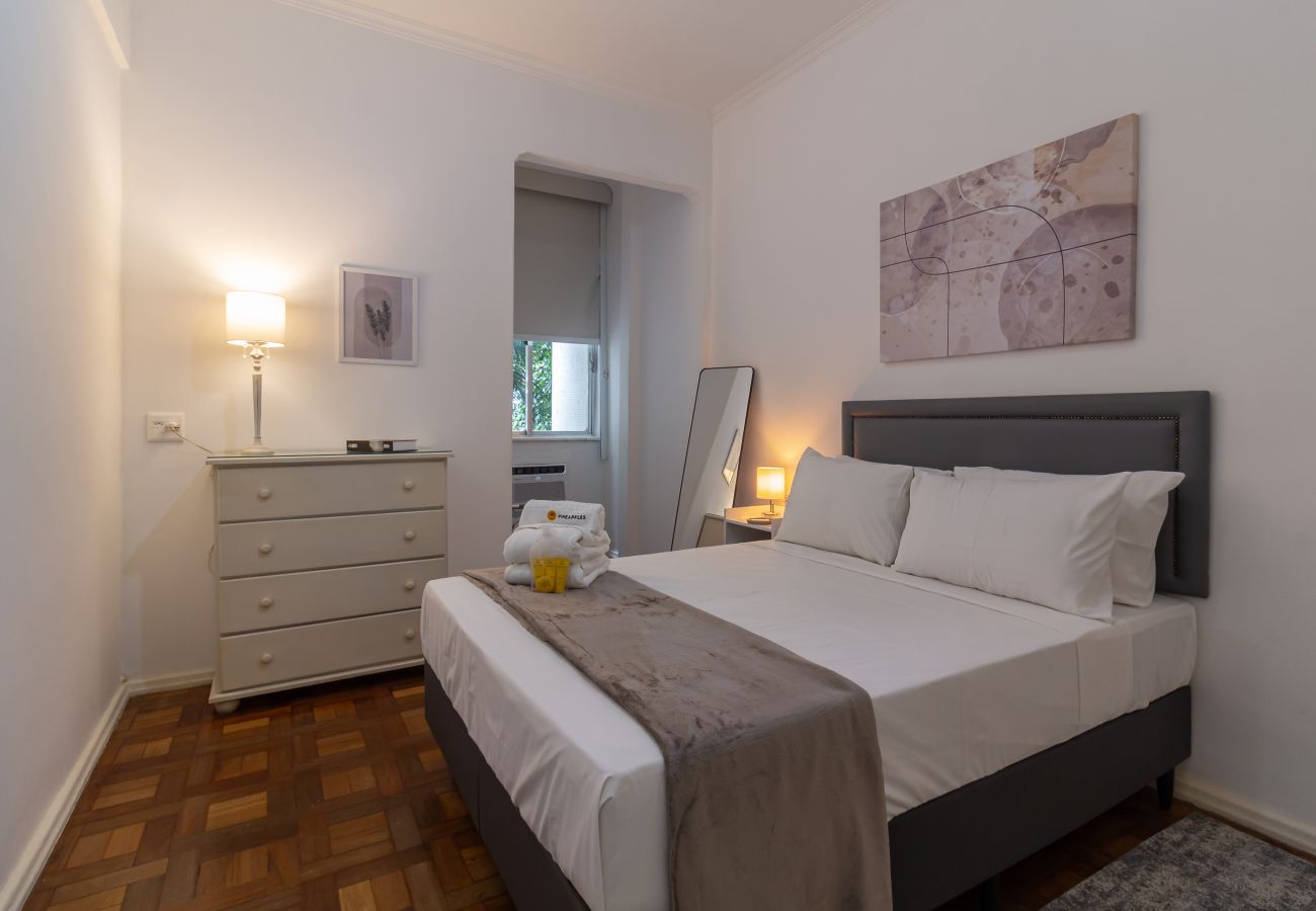 Apartamento em Rio de Janeiro - Conforto em Copacabana a 9 minutos da praia | CJ202 