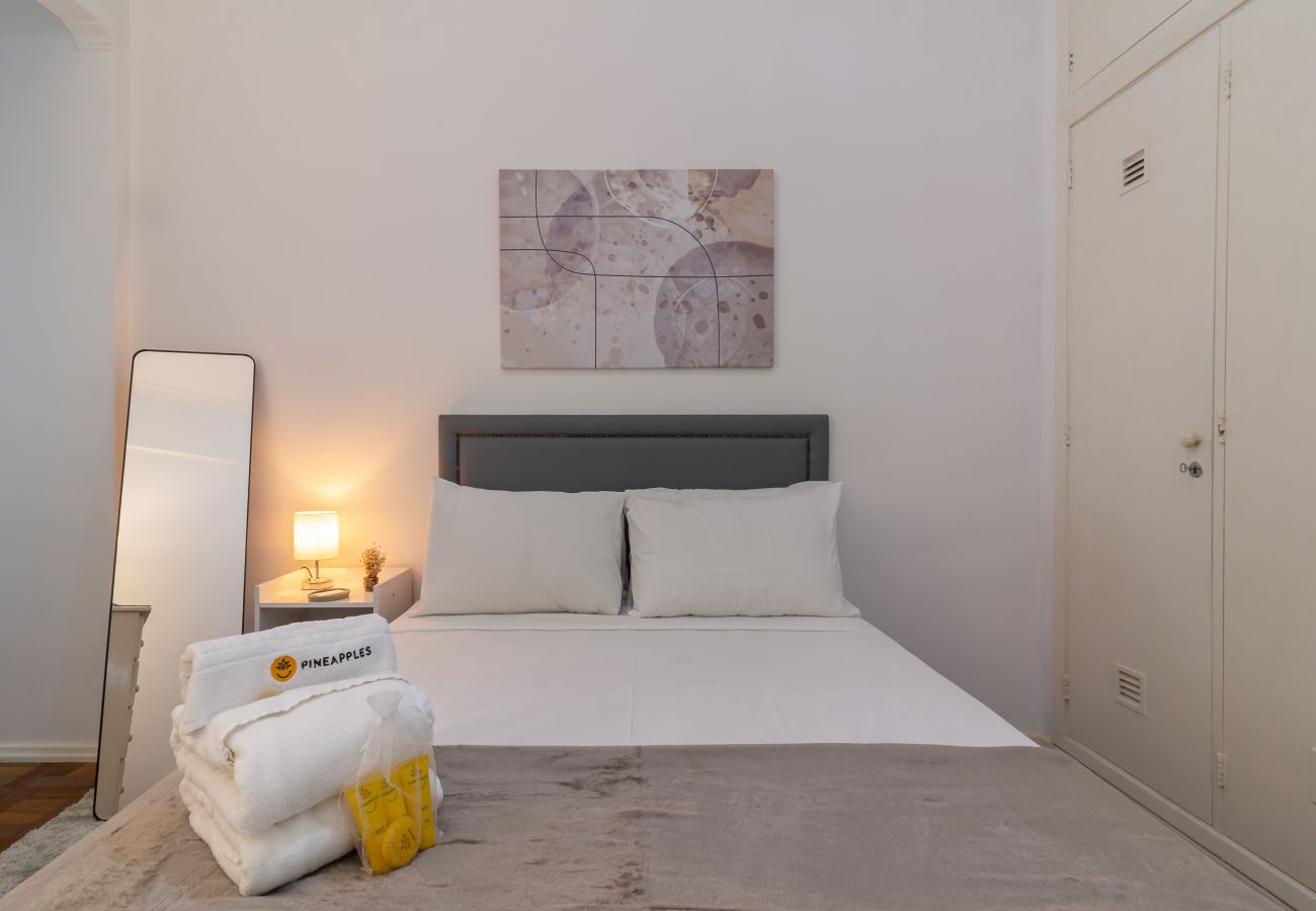 Apartamento em Rio de Janeiro - Conforto em Copacabana a 9 minutos da praia | CJ202 