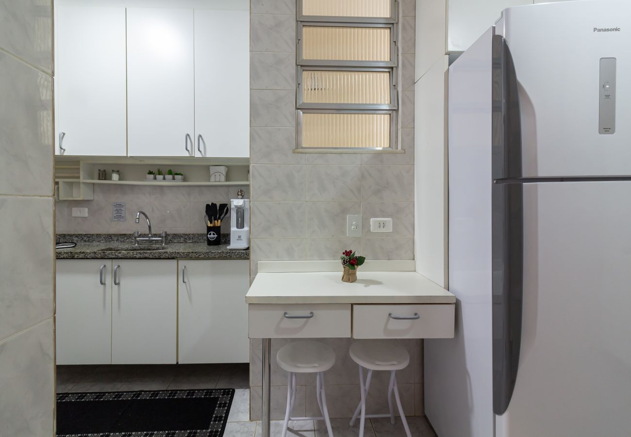 Apartamento em Rio de Janeiro - Conforto em Copacabana a 9 minutos da praia | CJ202 
