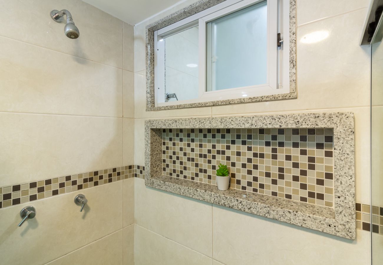 Apartamento em Rio de Janeiro - Acolhedor em Copacabana a 7 minutos da praia | FM211