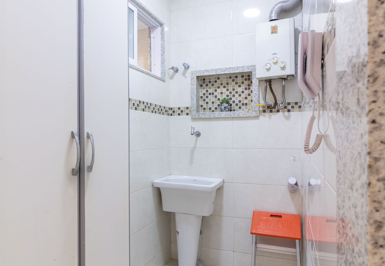 Apartamento em Rio de Janeiro - Acolhedor em Copacabana a 7 minutos da praia | FM211