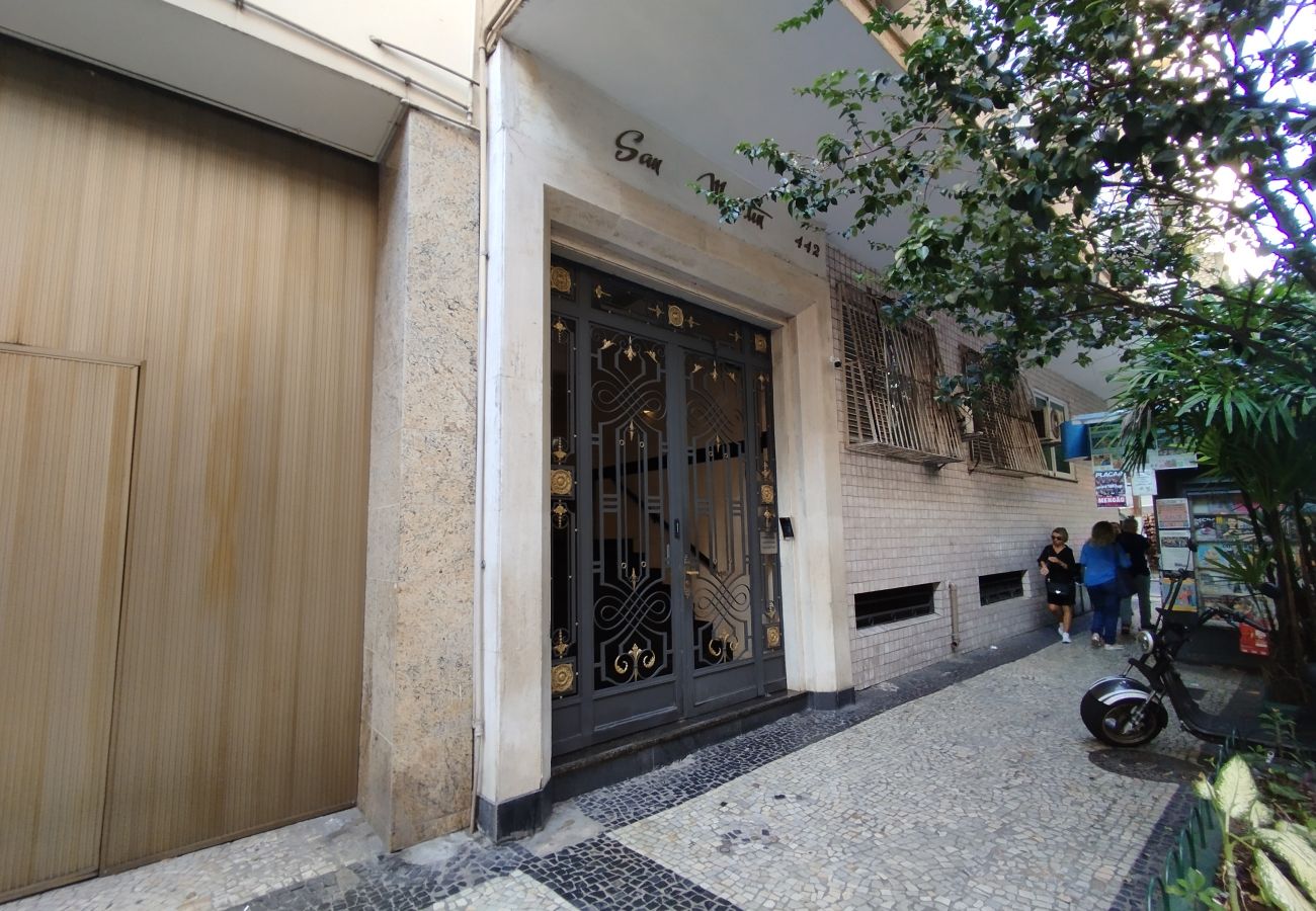 Apartamento em Rio de Janeiro - Acolhedor em Copacabana a 7 minutos da praia | FM211