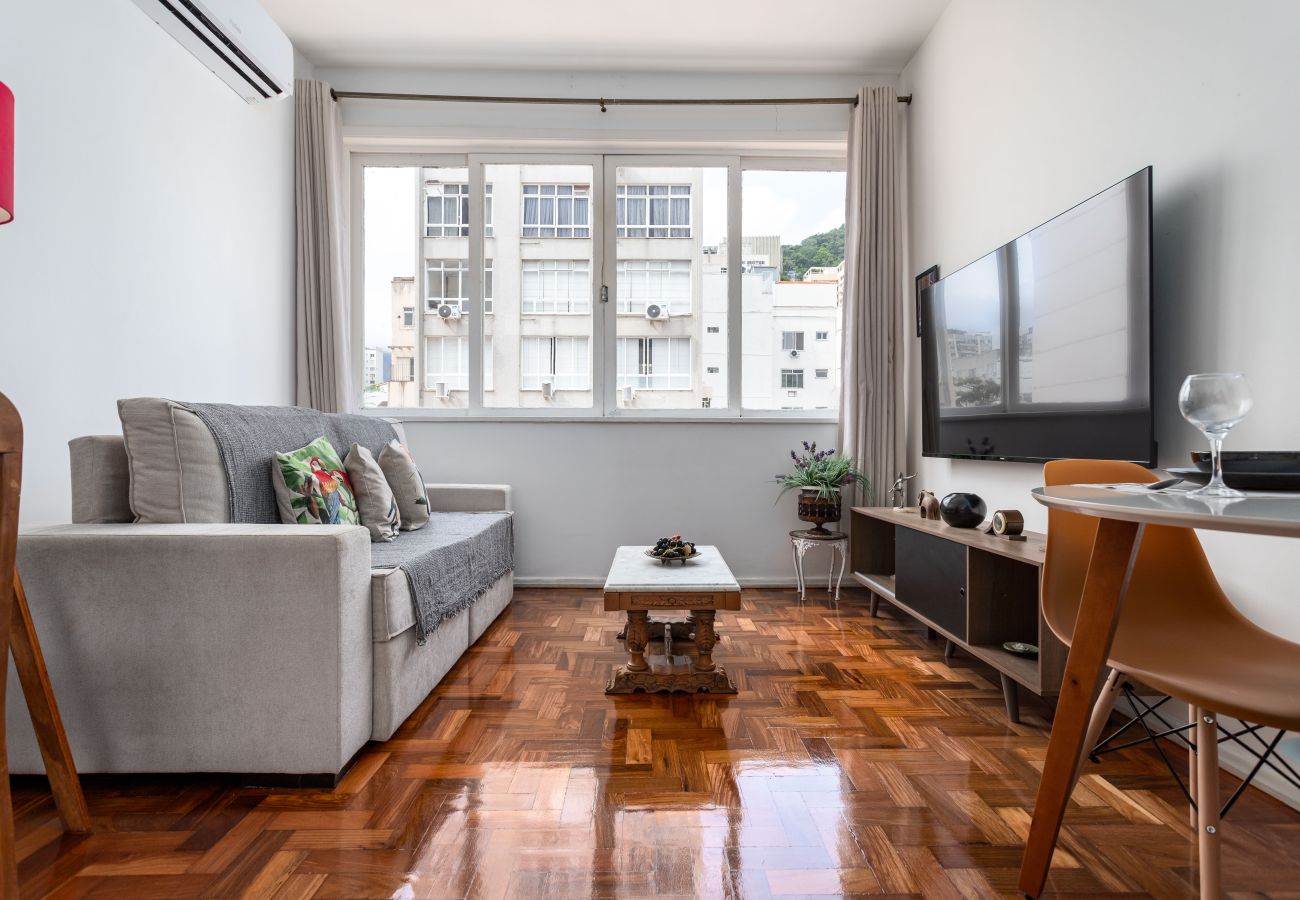 Apartamento em Rio de Janeiro - 7 minutos da praia de Ipanema | BT302B