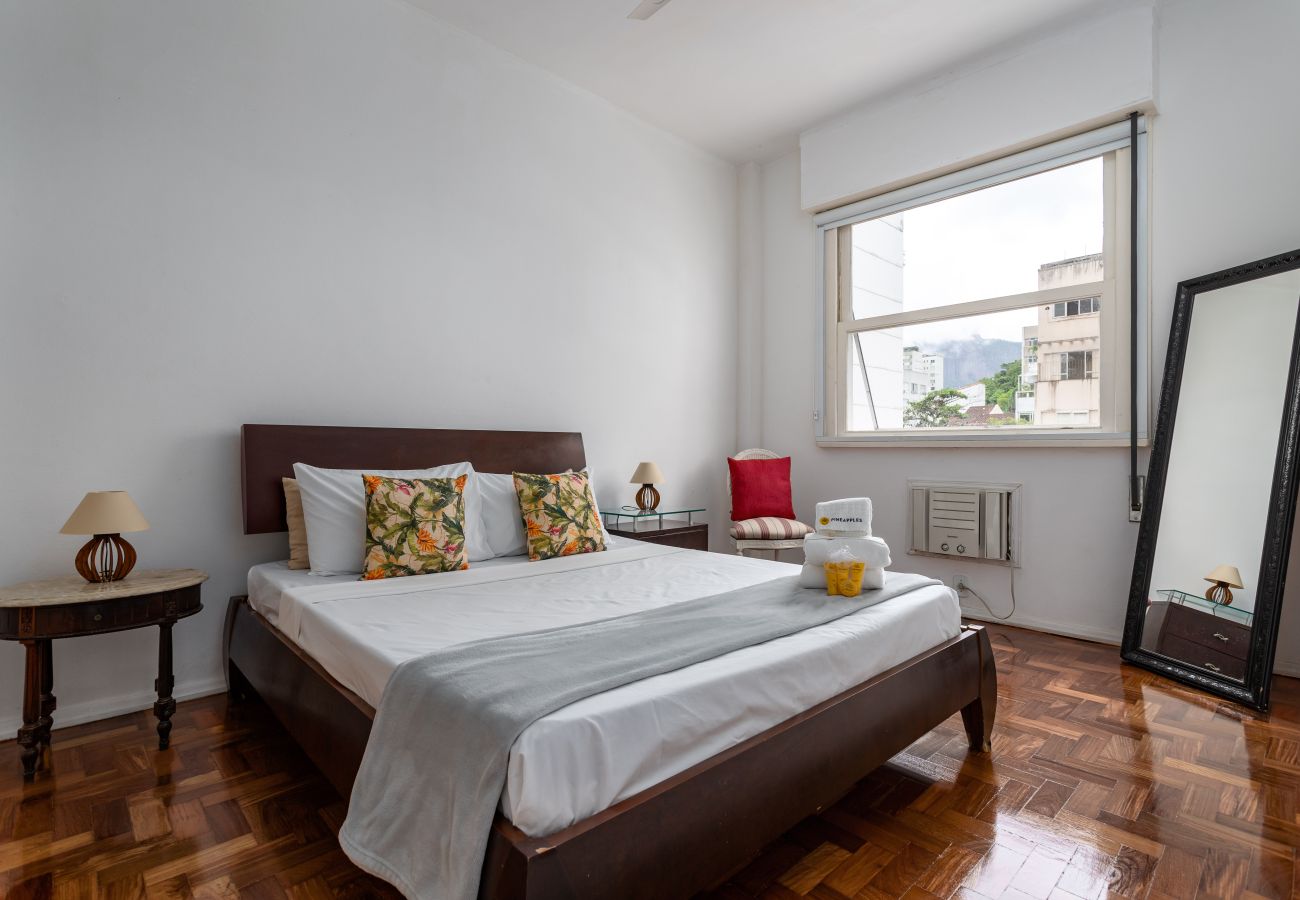 Apartamento em Rio de Janeiro - 7 minutos da praia de Ipanema | BT302B