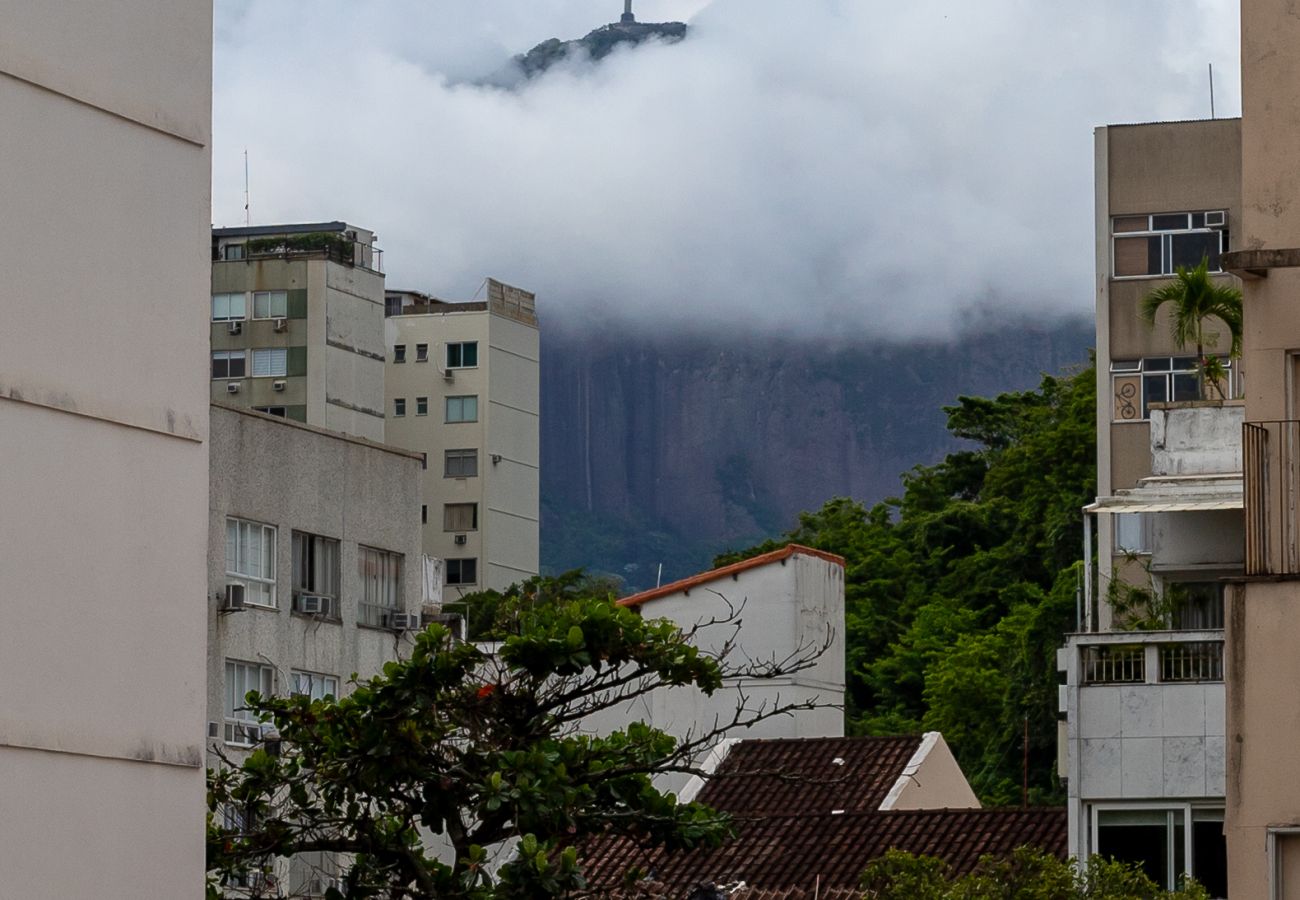 Apartamento em Rio de Janeiro - 7 minutos da praia de Ipanema | BT302B