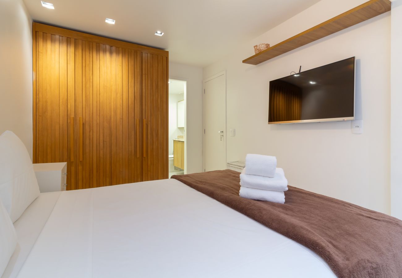 Apartamento em Rio de Janeiro - Conforto no Leblon a 10 minutos da praia | BM802 