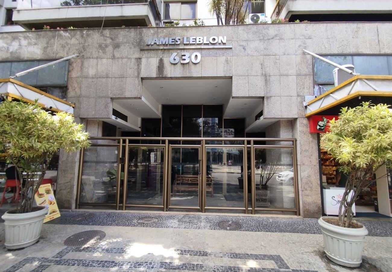 Apartamento em Rio de Janeiro - Conforto no Leblon a 10 minutos da praia | BM802 