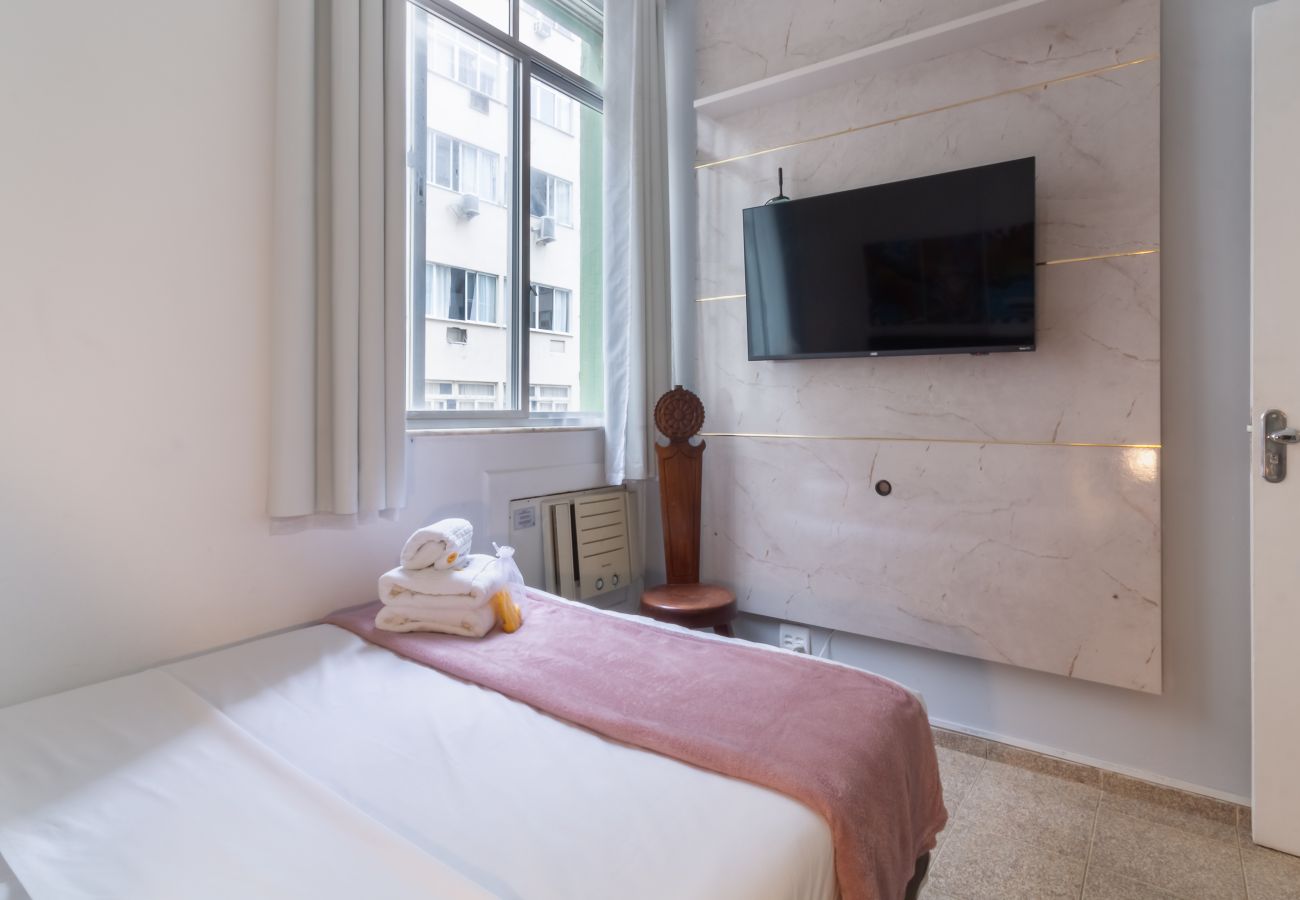 Apartamento em Rio de Janeiro - 3 minutos da praia de Copacabana | DU705