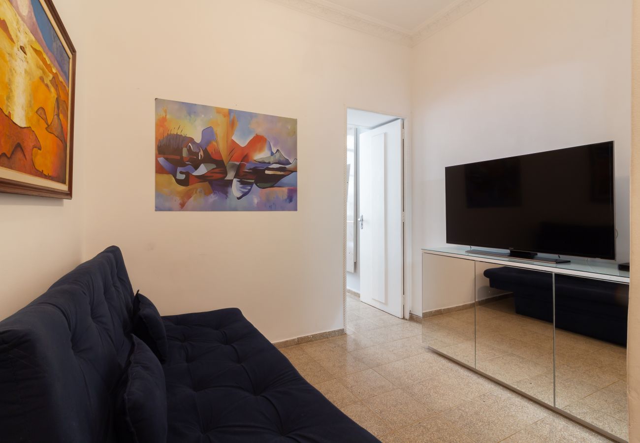 Apartamento em Rio de Janeiro - 3 minutos da praia de Copacabana | DU705