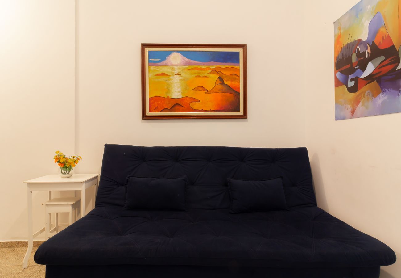 Apartamento em Rio de Janeiro - 3 minutos da praia de Copacabana | DU705