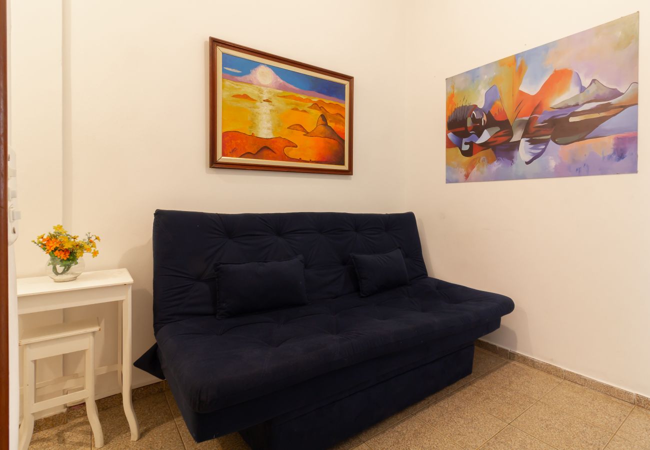 Apartamento em Rio de Janeiro - 3 minutos da praia de Copacabana | DU705