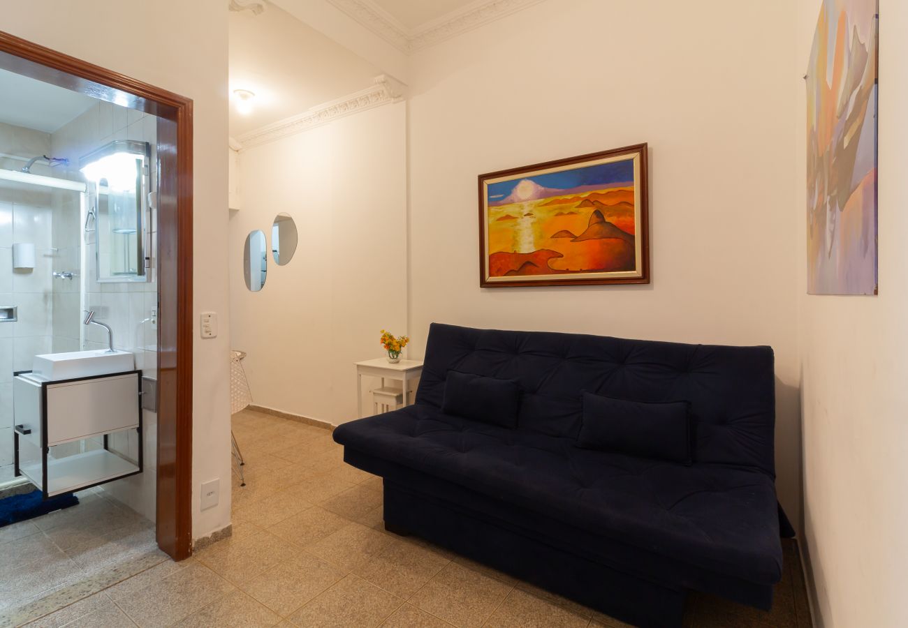Apartamento em Rio de Janeiro - 3 minutos da praia de Copacabana | DU705
