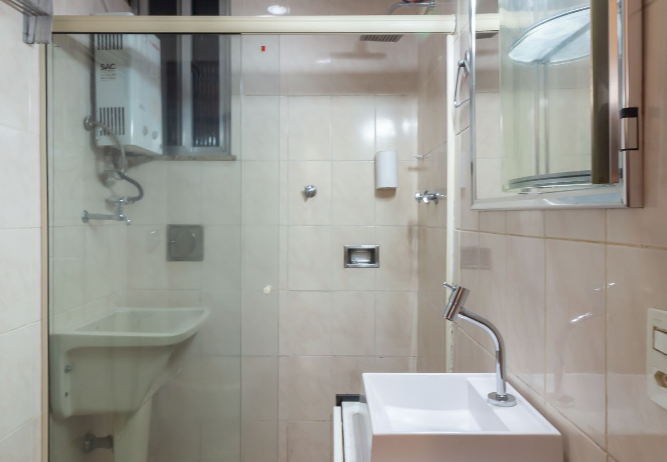 Apartamento em Rio de Janeiro - 3 minutos da praia de Copacabana | DU705