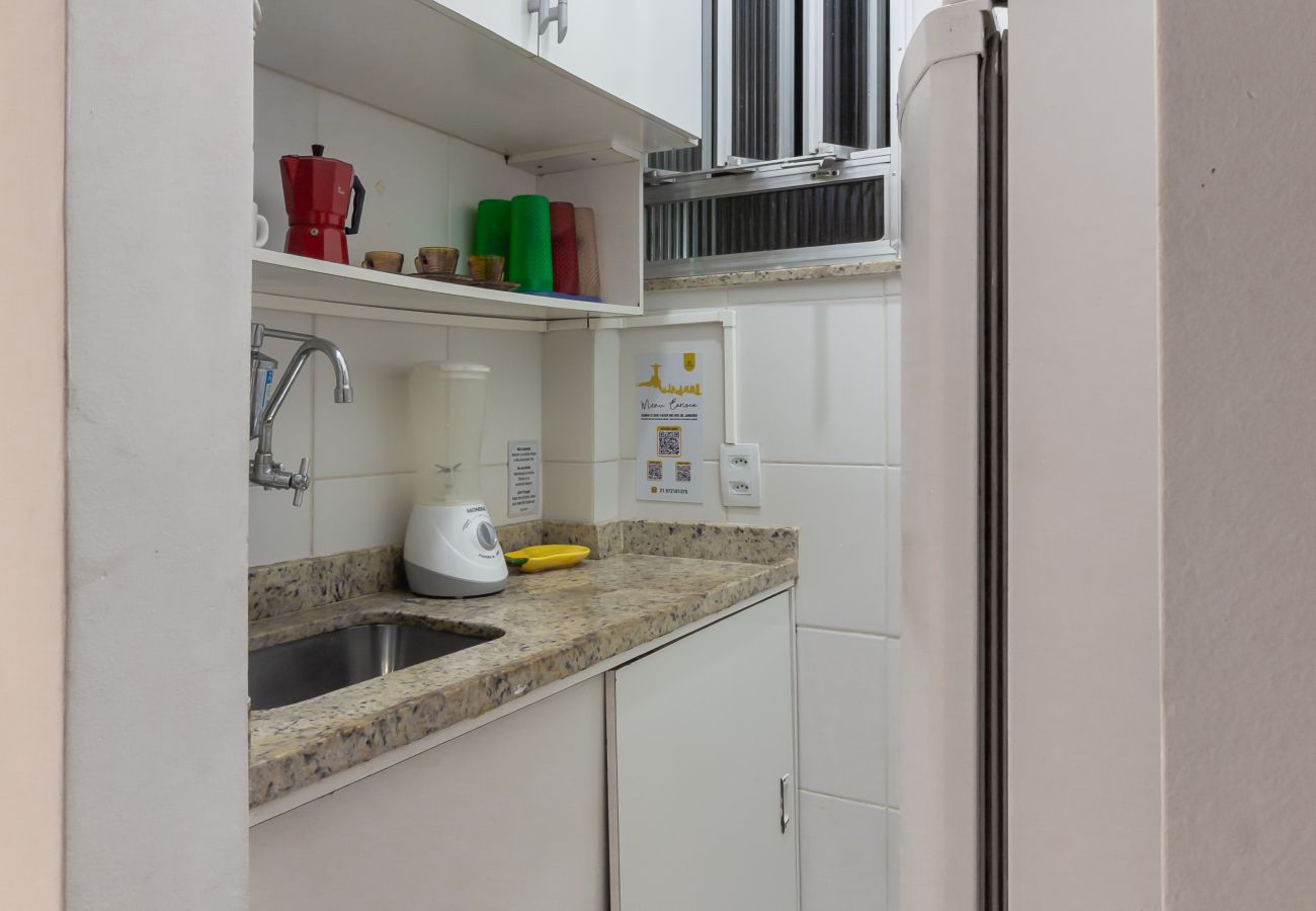Apartamento em Rio de Janeiro - 3 minutos da praia de Copacabana | DU705