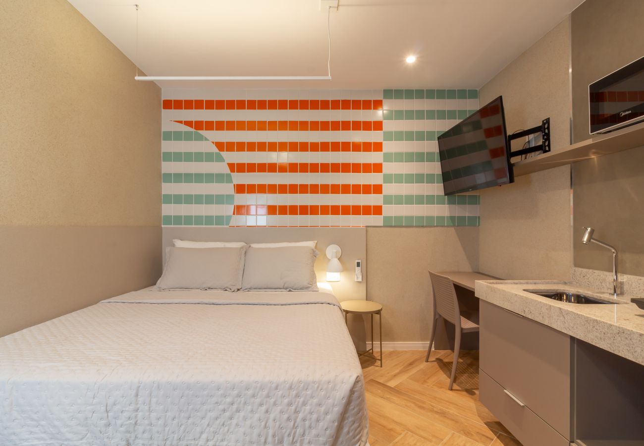 Apartamento em Rio de Janeiro - Refúgio a Poucos Passos de Praia de Copacabana | Q1 PCD