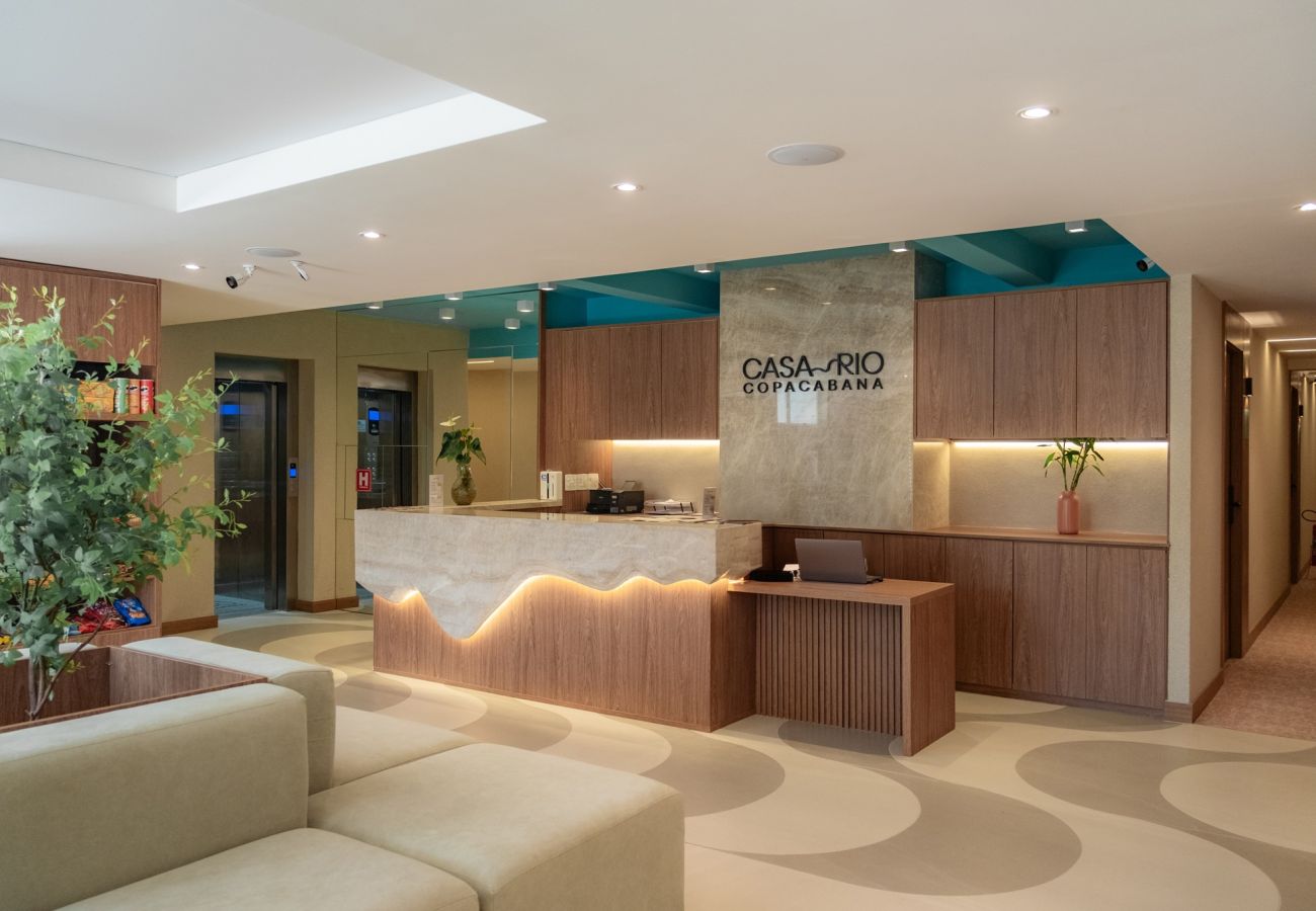 Apartamento em Rio de Janeiro - Refúgio a Poucos Passos de Praia de Copacabana | Q1 PCD