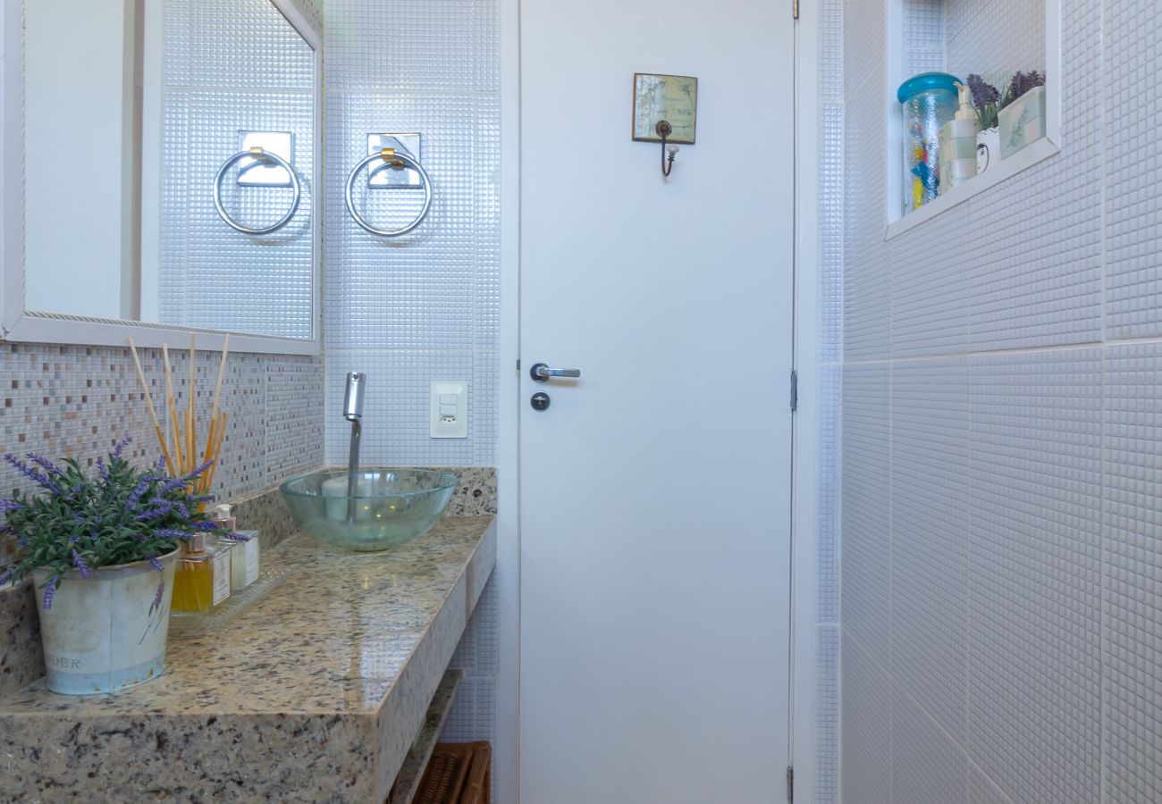 Apartamento em Rio de Janeiro - 4 minutos do Arcos da Lapa | SR1502  