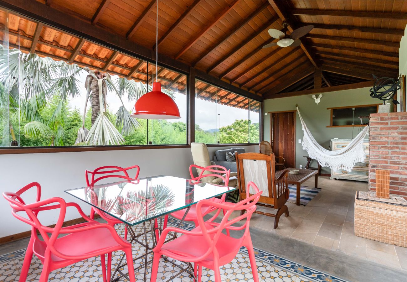 Casa em Miguel Pereira - Refúgio Perfeito em Miguel Pereira | AND61