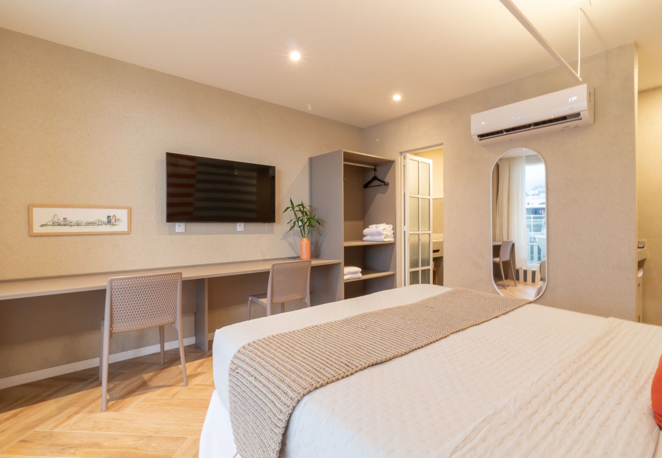 Apartamento em Rio de Janeiro - Vista para o Mar e Varanda com Banheira | Q12