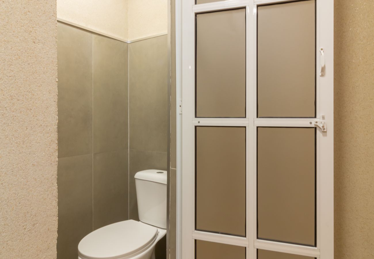 Apartamento em Rio de Janeiro - Acolhedor a Poucos Passos de Praia de Copacabana | Q16